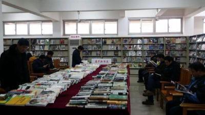 春节期间市图书馆接待读者近6000人次 