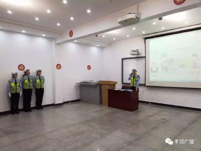 “六•一”儿童节前，警察小姐姐给小朋友们送“大礼”
