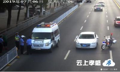 男子醉驾犯困 停在路中昏睡