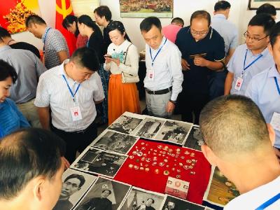 旗帜飞扬 红色记忆展