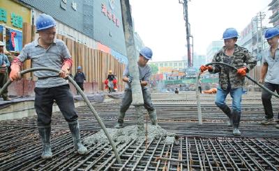 孝感市城站路地下空间开发项目一期全线封顶
