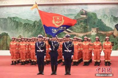 今天是全国消防日！谁是最帅逆行者？ 他们的名字叫“火焰蓝”！　