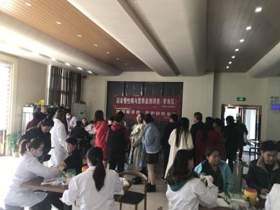 广场街道组织企业职工参加健康体检