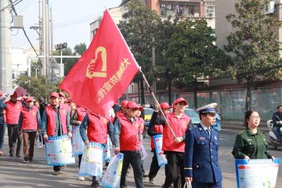 孝感消防救援支队开展消防志愿者入户行活动