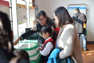 探索科学 放飞梦想 ——孝感市实验小学梦想十班探秘中国流动科技馆