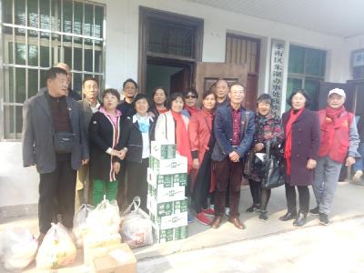 爱心慰问福利院 真情关怀老人心 