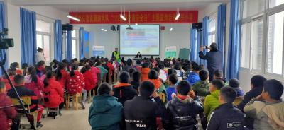 122全国交通安全日  交警宣传进校园