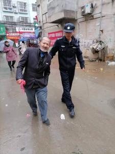 ​八旬老人迷路走失 民警助力将其送回家