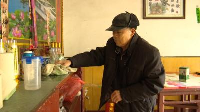 古稀老人照顾百岁母亲演绎反哺情深
