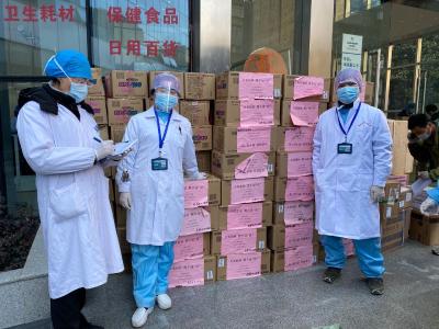 上海定向捐赠孝感市中心医院100箱安心裤