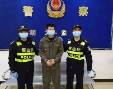 【疫情防控】酒后上演生死时速冲卡，拘！