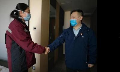 抗击疫情 | 昔日教官，今日战友！时隔23年，他俩在孝感意外重逢