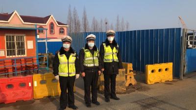 医警夫妻并肩战“疫”   女儿在家备战高考