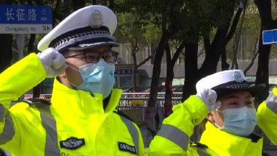 孝感市交警支队2名民警火线入党