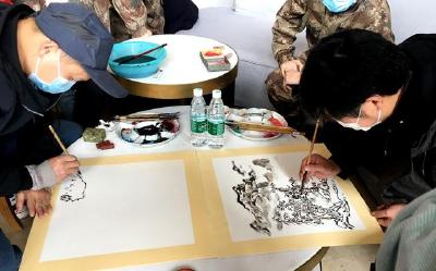 感恩！湖北安陆画家为黑龙江医疗队员画像