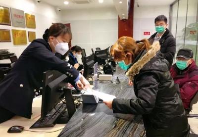 给力！国家移民管理局出台十项措施助力疫情防控服务经济民生
