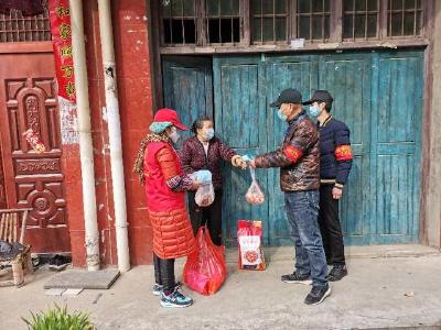 湖北孝感：车站街道走访慰问12户贫困户