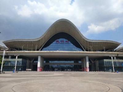 中国铁路武汉局：8日预计5.5万余名旅客乘火车离汉
