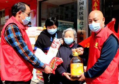 孝昌 | 200户困难群众获赠生活物资温暖包
