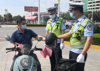 一盔一带丨孝昌交警积极推动“一盔一带”安全守护行动
