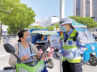 重要提醒！6月1日起骑电动车勿忘戴头盔