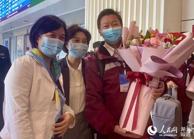 中国政府赴莱索托、安哥拉抗疫医疗专家组返回武汉