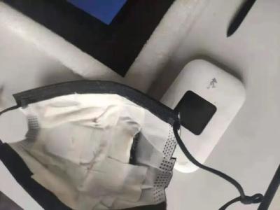 有诈！男子考科目一时口罩发出奇特异光......