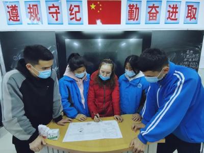 援疆故事∣湖北：12对夫妻教师“家庭组团式”援疆