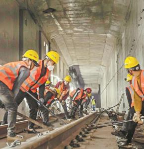 武汉地铁5号线全线轨道贯通 年内将开通运营 系江城首条自动驾驶地铁