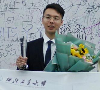 多年第一！学霸作息表密密麻麻，排到凌晨