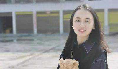 女孩上学迟到，班主任这个举动救下一家三口