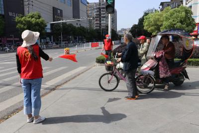 我市开展交通文明劝导志愿服务活动
