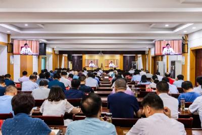 安陆组织收看全省巩固拓展脱贫攻坚成果同乡村振兴有效衔接暨农业产业化工作推进电视电话会议