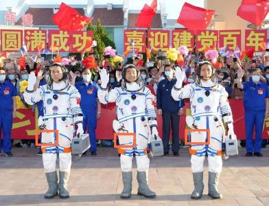 太牛了！神舟十二号载着“孝感智造”飞向太空！