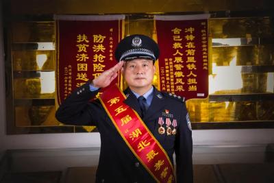 王树林：勇敢是警察最靓丽的名片