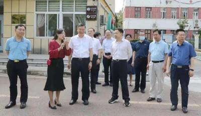 六一 慰问 情暖童心
