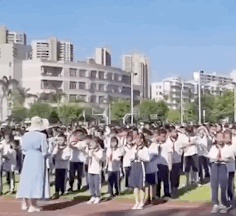 这位“红绿灯”叔叔，最近退休了……