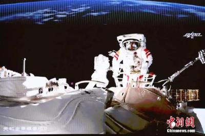 中国航天员在轨已“满月”！他们的太空穿着有哪些讲究？