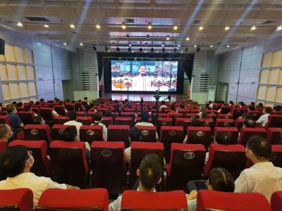 市教育局组织教育系统党员干部教师集中收看庆祝中国共产党成立100周年大会