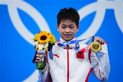 中国代表团最小运动员全红婵——3次满分的天才少女原来是个干饭人