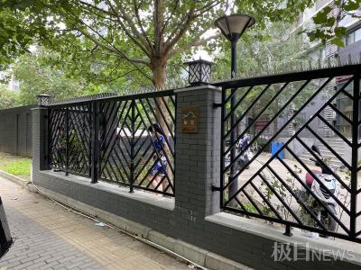 现场直击|北京朝阳一小区现新冠确诊病例，即刻封闭管理