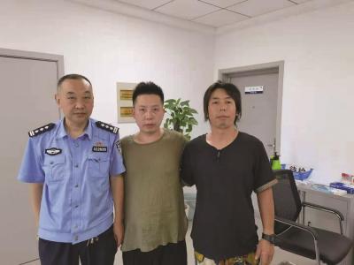 武汉东湖警方办理户籍时帮他寻根 漂泊30多年的“流浪居士”找到亲人