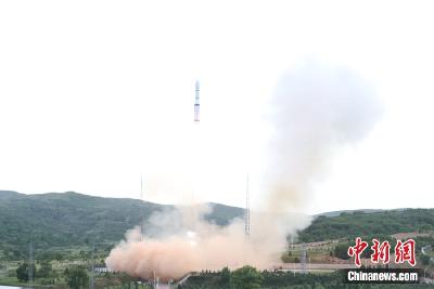 一箭双星！中国成功发射多媒体贝塔试验A/B卫星