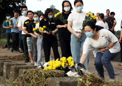 44岁女村支书抗洪时殉职，最后一句话令人泪目…