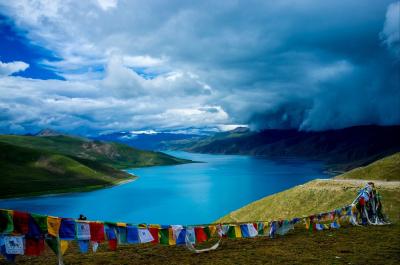 党的十八大以来教育援藏助力西藏改善办学条件、提高教育教学质量  为雪域高原浇灌希望的花朵