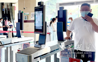 能“认人”能测温能定位 湖北省首个医院战疫高科技“智慧安防”系统初见成效