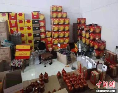 山西打掉一制售假酒犯罪团伙：民房内以散装白酒灌装假汾酒