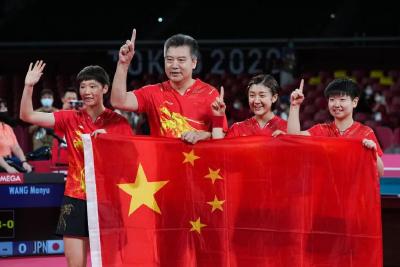 中国乒乓女团帅气夺冠！解说的一句话冲上热搜