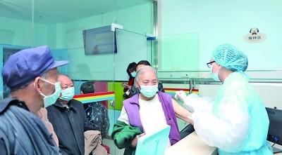 专家建议：老年人要尽快完成新冠疫苗全程接种