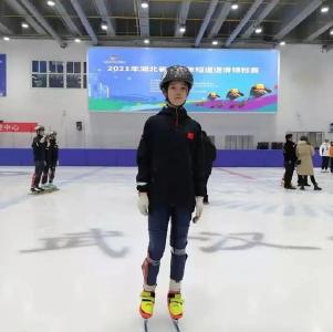 湖北省青少年短道速滑锦标赛云梦籍选手胡嘉茵荣获亚军